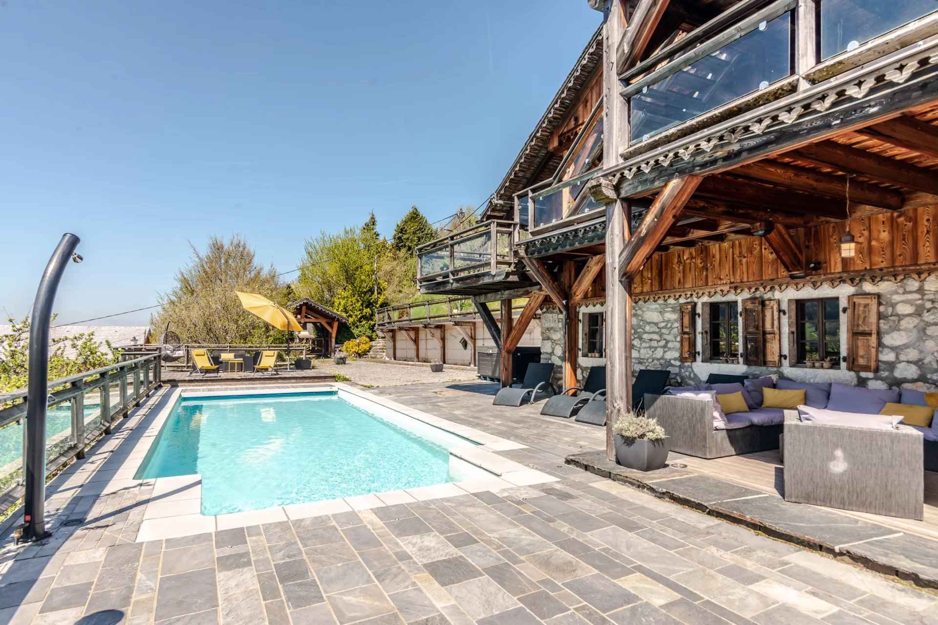 Chalet à vendre à Chevenoz de 355 m² - 7 chambres - 1 500 000 €