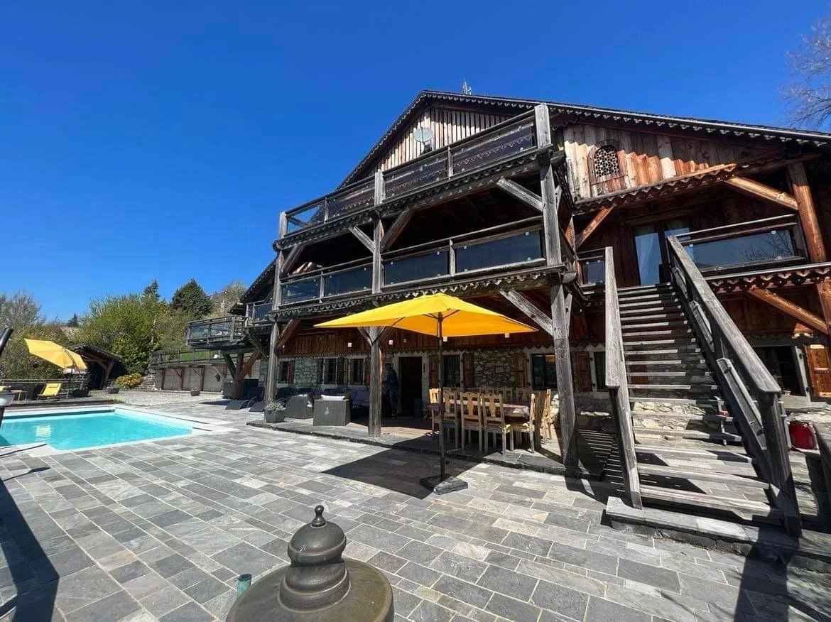 Chalet à vendre à Chevenoz de 355 m² - 7 chambres - 1 500 000 €