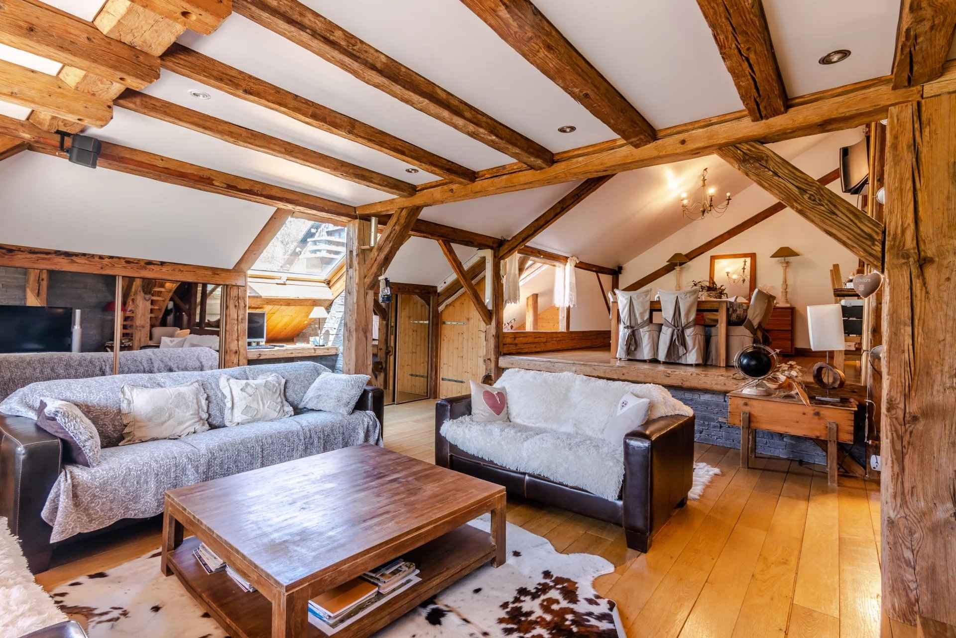 Chalet à vendre à Chevenoz de 355 m² - 7 chambres - 1 500 000 €