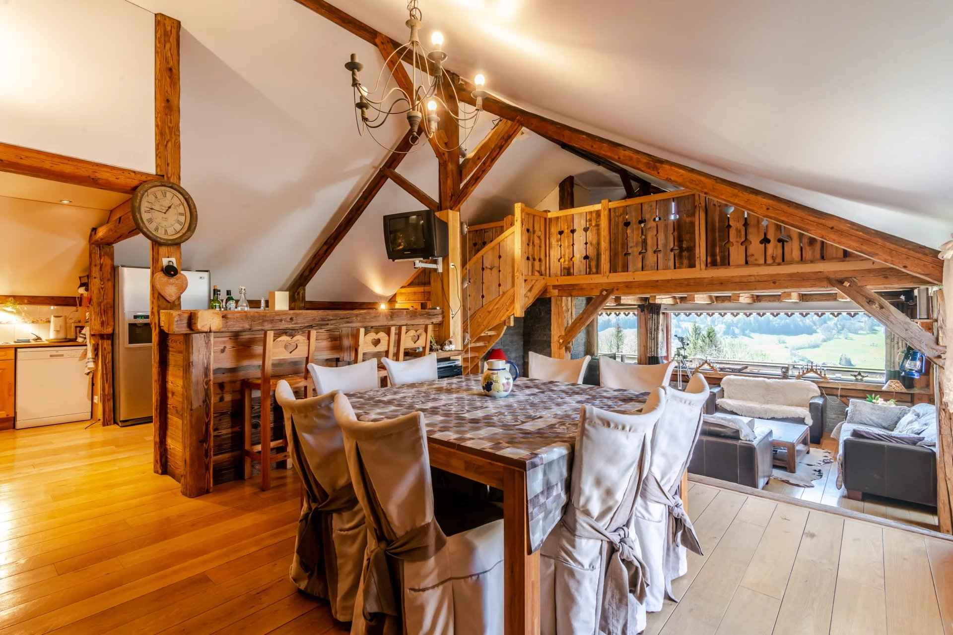 Chalet à vendre à Chevenoz de 355 m² - 7 chambres - 1 500 000 €