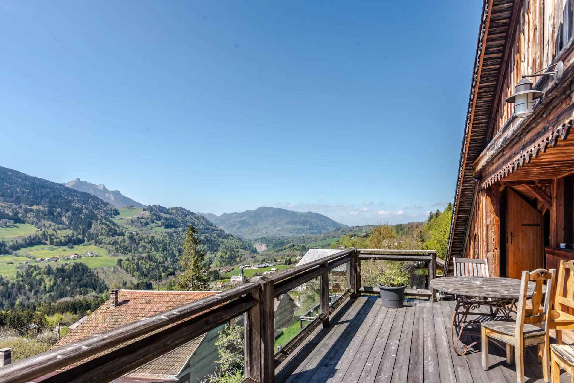 Chalet à vendre à Chevenoz de 355 m² - 7 chambres - 1 500 000 €